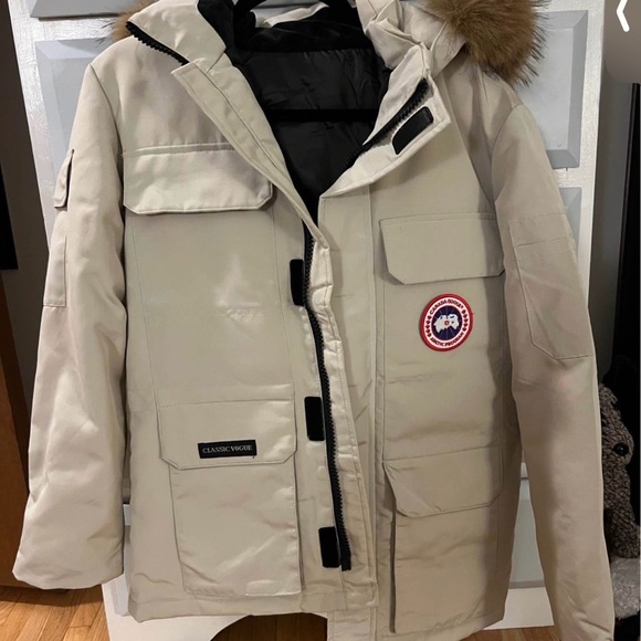 Canada Goose Light Tan Parka with Logo Patch - Picture 1 of 3